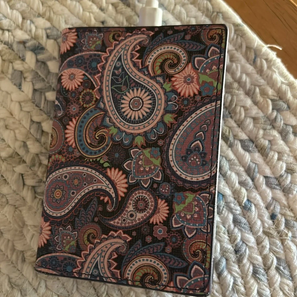 NWT HALO Pocket Charger